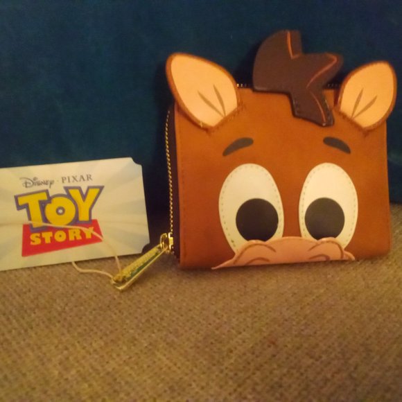 Lounge fly bags and Wallets - Picture 15 of 16